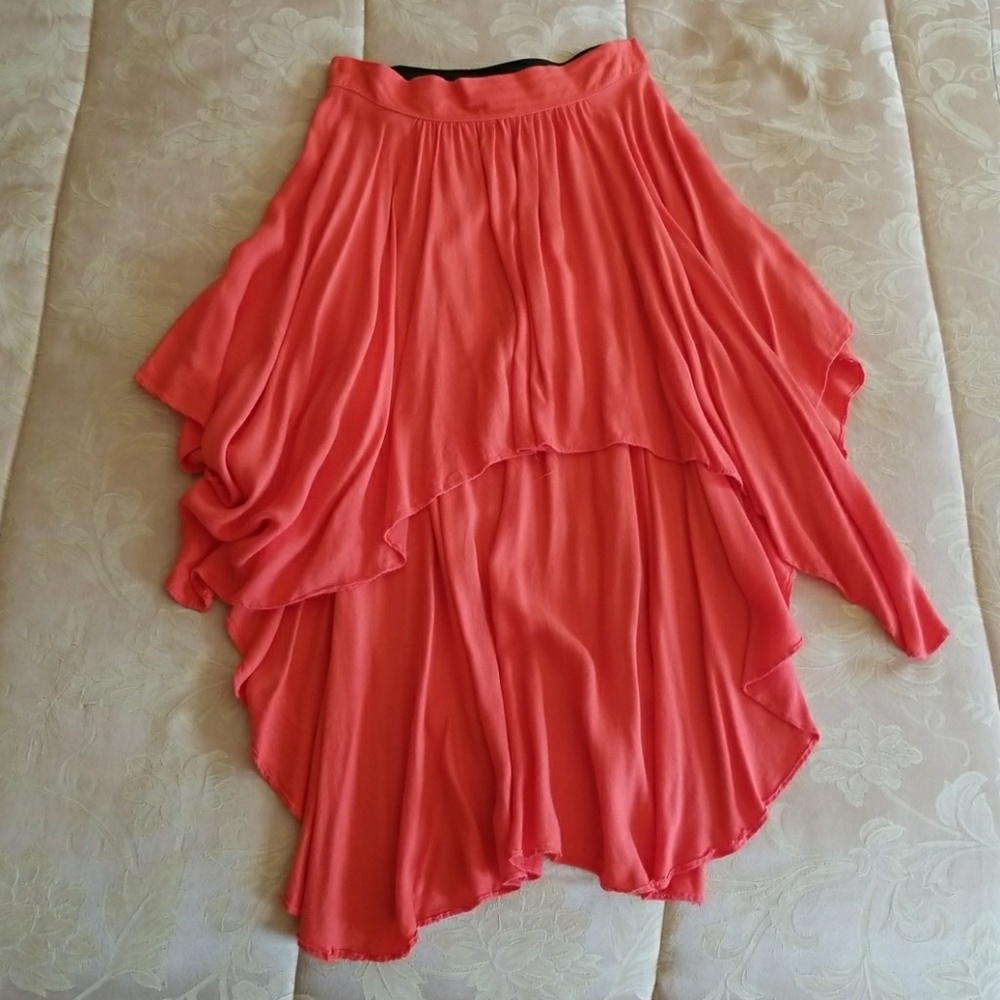 Low-High Tail Skirt